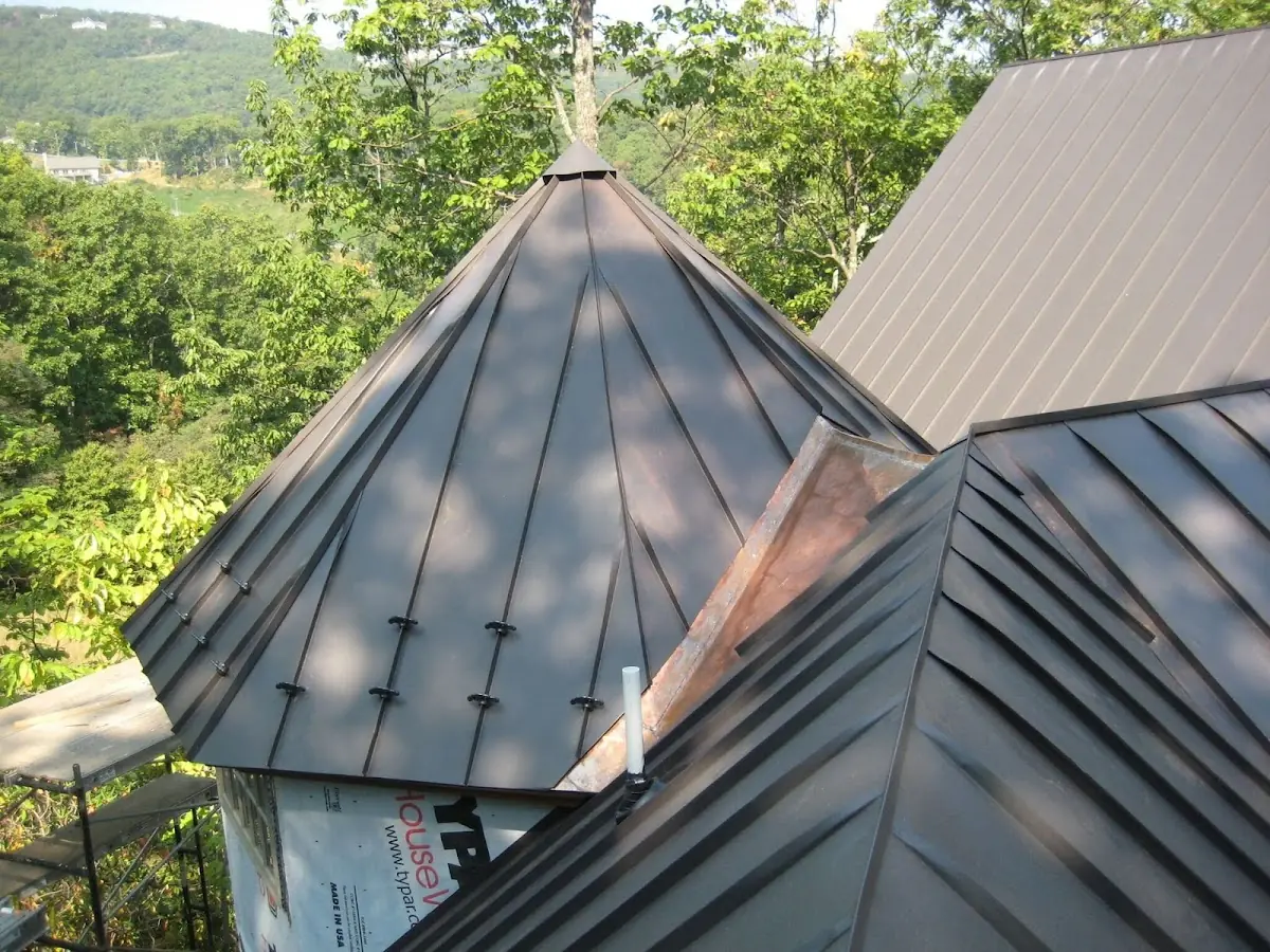 Professional Roof Tarp Installation by Craftsman Roofing in Hanahan